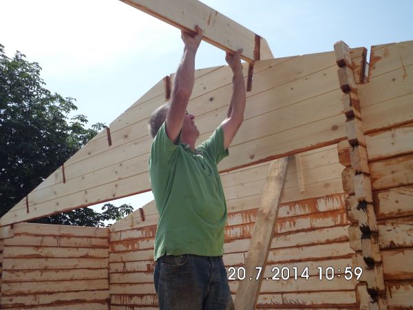 2014-07-20 Bau des Blockhauses für den Tierschutzverein